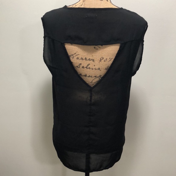 {Ecote} Black Decorative Neckline Sleeveless Open Back Blouse - Picture 5 of 9